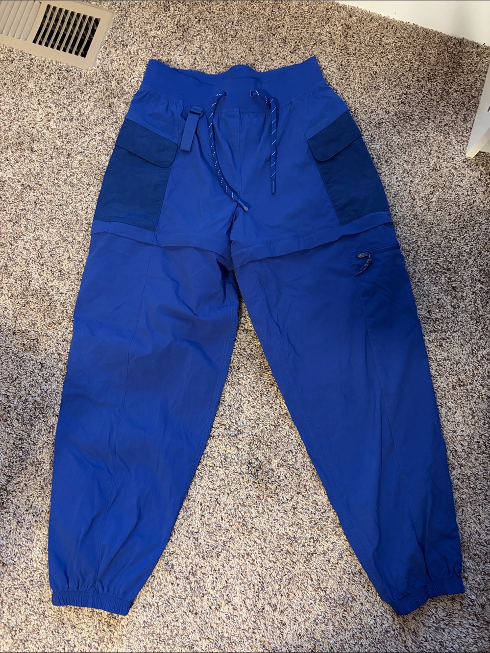 Lululemon convertible, HR hiking joggers - Picture 4 of 9